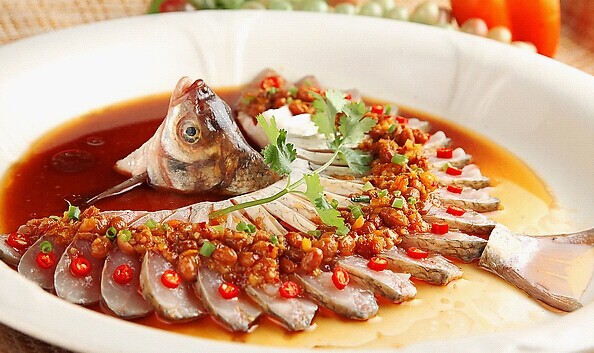 如果你是餐飲老板，如何吃下這700億的年夜飯？