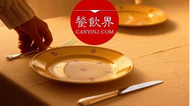 #周末一參#日本老牌酒館緊隨潮流，為何會(huì)失去更多客戶？