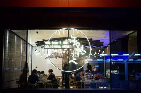 外婆家旗下“你別走”制全蝦宴，吳國(guó)平還想做什么？|餐飲界