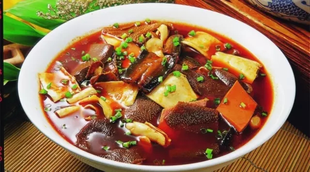 互聯(lián)網(wǎng)狂潮下被顛覆的餐飲業(yè)，死或等死？|餐飲界