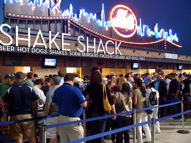 美國(guó)“舒食快餐”Shake Shack是如何抓住中產(chǎn)市場(chǎng)的？|餐飲界