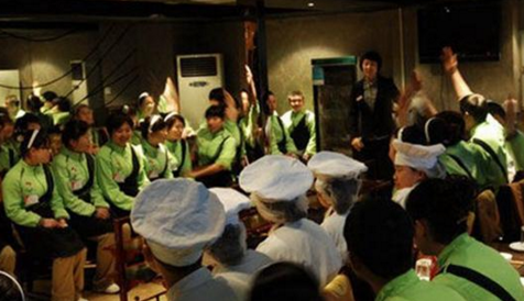 你不在，餐廳就亂成一鍋粥？你該需要一個(gè)后備店長(zhǎng)！|餐飲界