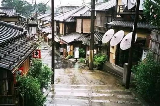 別再說(shuō)“打折促銷很low”了：這家餐企用全年半價(jià)多賺5倍！