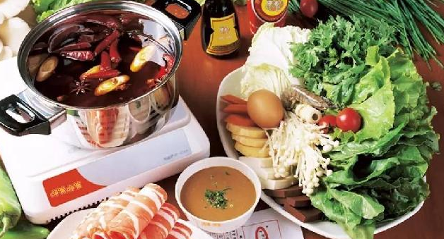 呷哺進(jìn)軍火鍋調(diào)料，火鍋品牌入局調(diào)料市場漸成常態(tài)