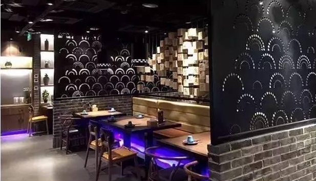 宮保雞丁烤魚，這道胡同深處的單品是多有個性