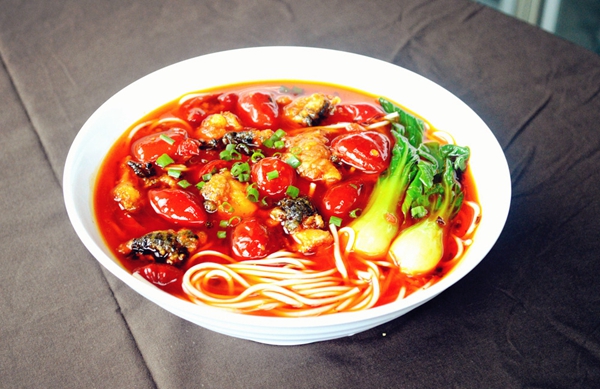 多家小面館員工稱幾月未領(lǐng)工資，重慶小面不賺錢了？|餐飲界