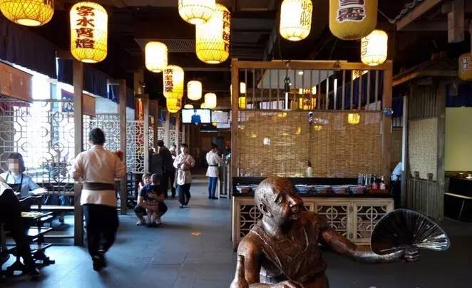 街邊店VS購物中心，火鍋品牌的玩法大不同!來看它們怎么做!