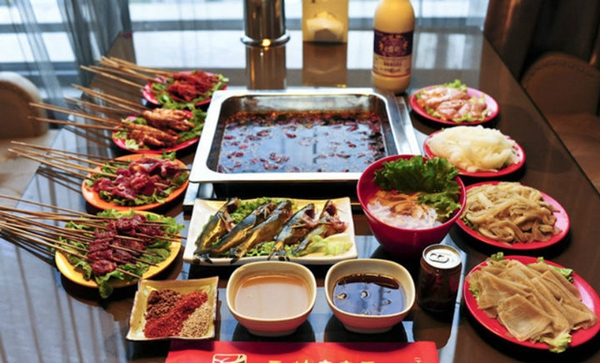 玉林串串香，這家擁有21年歷史的串串店到底是怎么活下來(lái)的？|餐飲界
