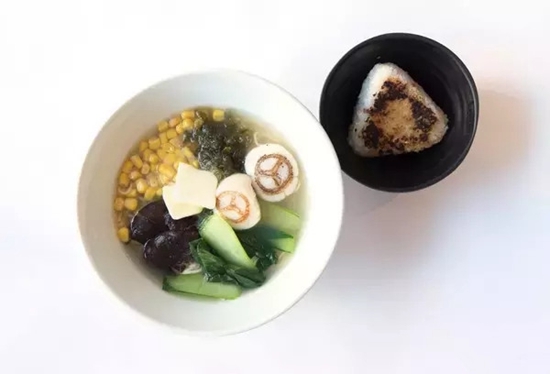 奔馳干起了餐飲，網友評價是這樣的……
