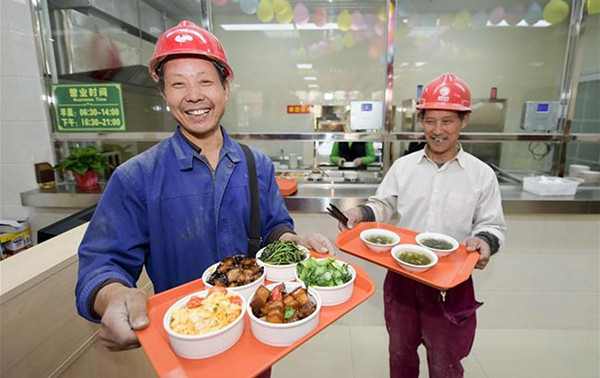 運(yùn)營成本高、利潤薄，社區(qū)食堂如何擺脫生存尷尬？