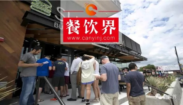 和麥當(dāng)勞唱反調(diào)，要將漢堡包賣出格調(diào)，“Shake Shack”為啥能受到年輕人追捧？
