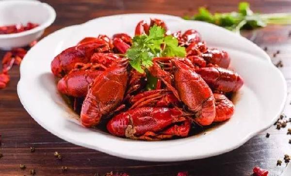 靠一碗蓋澆飯，獲海底撈近千萬元投資