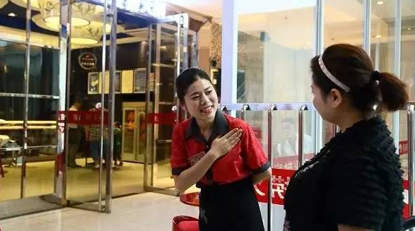 還在朋友圈招人？麥當勞、優(yōu)衣庫、海底撈這樣培養(yǎng)店長！