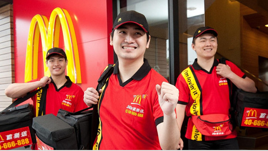 與 UberEats 合作，四分之一的美國麥當(dāng)勞餐廳月底都能送外賣了