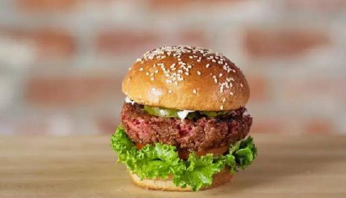 人造牛肉價格四年降了 96%，但還要 3.7 萬元一斤