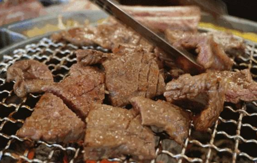 餐飲新騙術(shù)：小伙吃了一頓烤肉，準(zhǔn)備買房交首付的55萬沒了