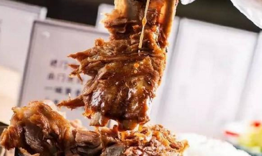 這間餐廳憑一份“犟骨頭”半年拿下天津，現(xiàn)在還要征服北京