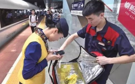 高鐵外賣正式上線！這些餐飲品牌都可以在列車上品嘗到……