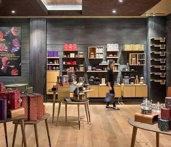 星巴克的焦慮：豪擲88億收回門店所有權(quán)、關(guān)閉379家茶飲店……