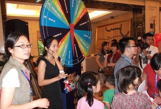 從比基尼女郎、斯巴達(dá)勇士到接吻、比xiong，餐廳營(yíng)銷正在發(fā)生怎樣的轉(zhuǎn)變？