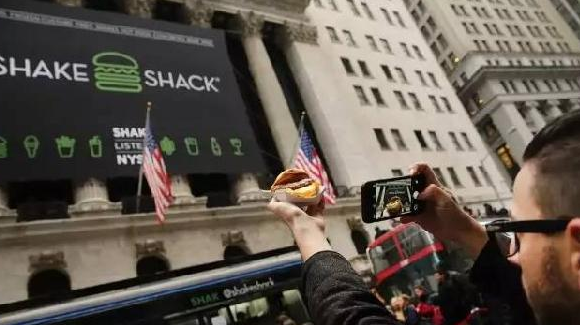 美國漢堡網(wǎng)紅“Shake Shack”要來上海開店了，不過要等到2019年