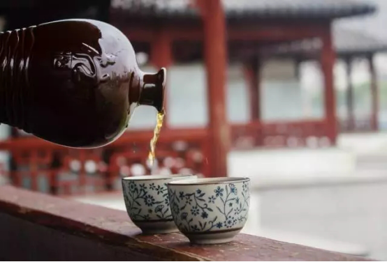 耘林黑杜酒拔草：百年工藝，古法釀造果然名不虛傳！|餐飲界