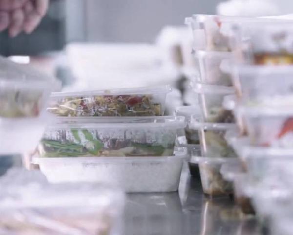 11家店全是萬(wàn)單銷冠！年入1.5億！他成為“深圳外賣之王”的秘密是……|餐飲界