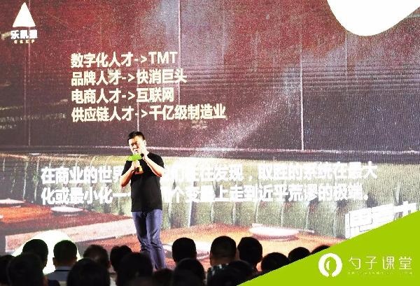 聽說你五行缺人，所以你知道“挖人”的正確姿勢嗎？