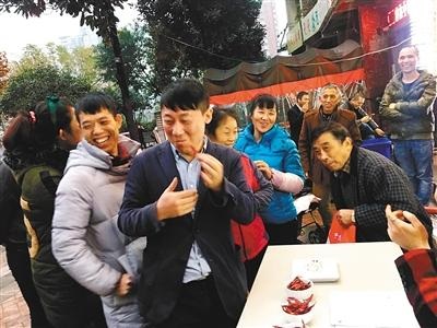火鍋店奇葩招聘引熱議：你能吃多辣，工資就有多高