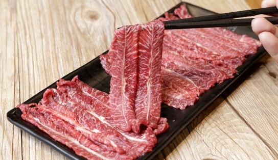 這個城市400多家潮汕牛肉火鍋，今冬只剩下101家，原來被串串香給頂了