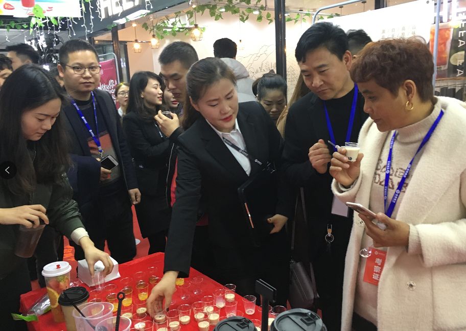 一夜之間火爆全國的烏龍煎，究竟做對了啥？