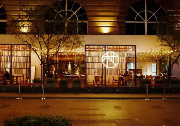 他在酒吧街上花400萬開了一間包子鋪，結(jié)果……