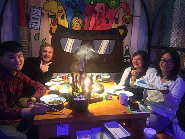 一場(chǎng)大雪、一場(chǎng)寒，吃頓火鍋、暖新年