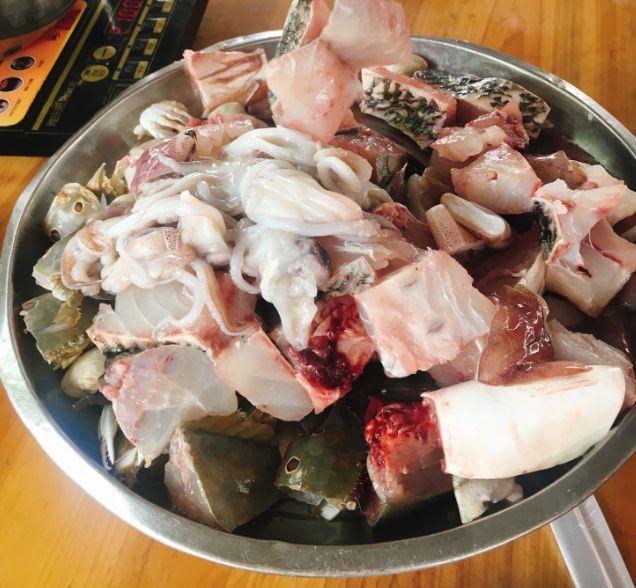 只賣一道清水煮“菜”，它卻火了20年