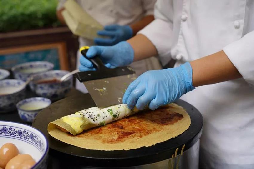 煎餅馃子出標(biāo)準(zhǔn)，薄餅直徑不小于38cm！網(wǎng)友：以后還能加辣條么？