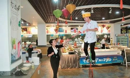 體驗(yàn)三線城市的“深夜食堂”：不管多晚都會提供熱乎的飯菜