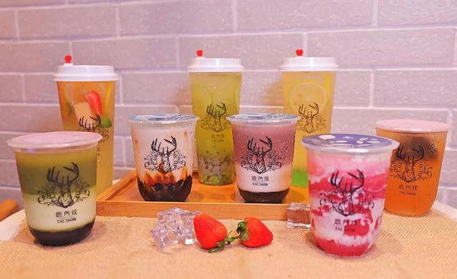 鹿角戲更名傳因資本注入，茶飲品牌緣何受資本青睞？｜餐見