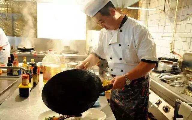 開餐廳四個(gè)數(shù)據(jù)定生死，不會(huì)算你就永遠(yuǎn)做不大！