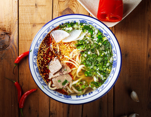 又一大新星牛肉拉面品牌橫空出世，名字叫做“筷三國”|餐飲界