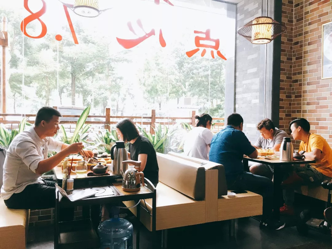 星巴克、西貝、呷哺呷哺……　大牌來了！社區(qū)餐飲正在逆襲？