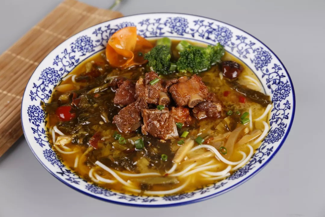 為什么摳門的餐飲老板容易賺大錢，大方的卻都關(guān)門了？