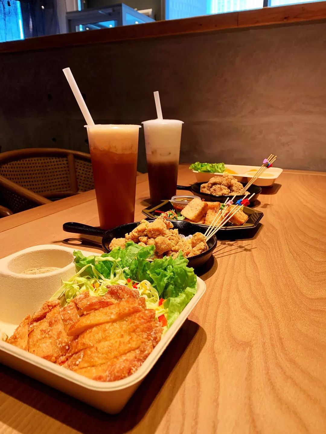 餐飲大事件223期 | 胡潤(rùn)全球富豪榜發(fā)布，海底撈夫婦財(cái)富達(dá)2450億元、廣州酒家股東集體減持|餐飲界