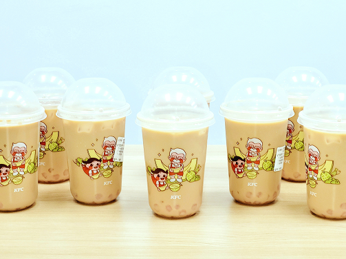 新老品牌聯(lián)手送出夏日甜蜜！元?dú)馍致?lián)名KFC推蜜瓜味乳茶