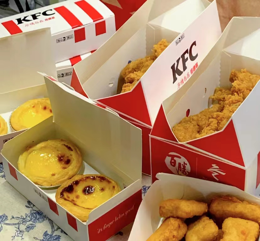 大廠人奔向餐飲業(yè)，店員月薪過(guò)萬(wàn)