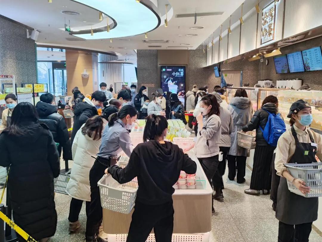 奈雪哈爾濱單店日營收40萬刷新紀(jì)錄，店員開工喜提獎金萬余元