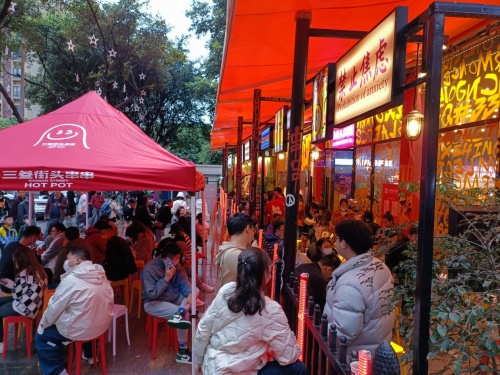 油炸噴香涮煮入味，看這家串串如何做到日排400+