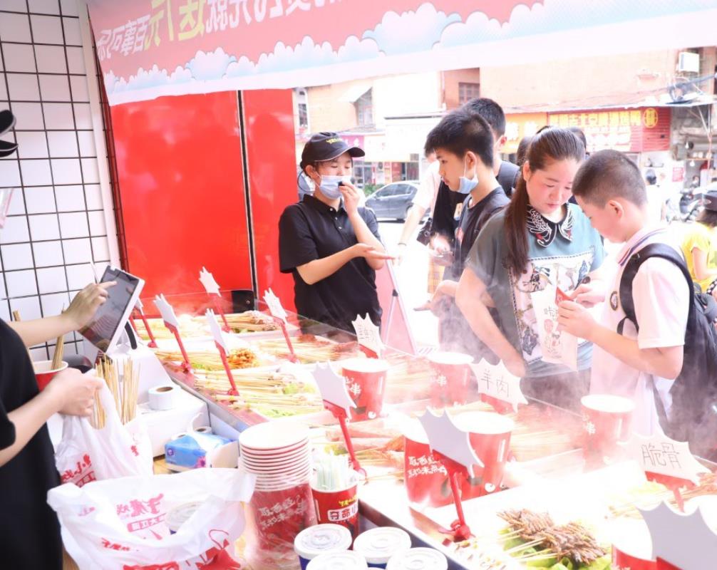 用微信可直接點(diǎn)外賣(mài)，騰訊推出企業(yè)推幫餐館自動(dòng)攬客