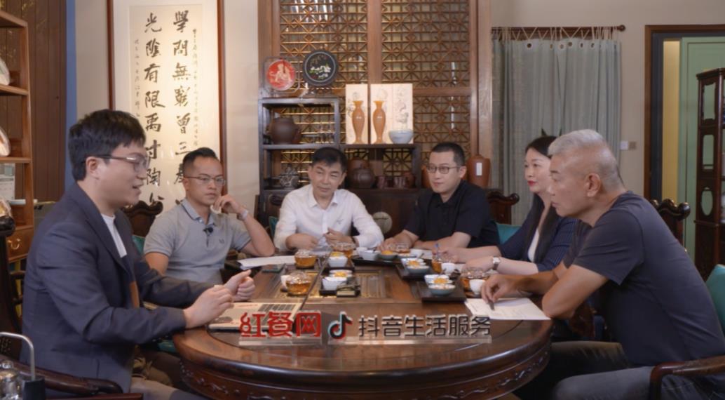 18位餐飲人齊聚，共同探討特殊時(shí)期線上經(jīng)營(yíng)新趨勢(shì)、增長(zhǎng)新方法