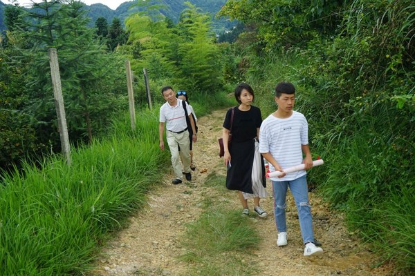 29年教學(xué)，9年公益，他以身作則，改變了無(wú)數(shù)山區(qū)孩子的人生