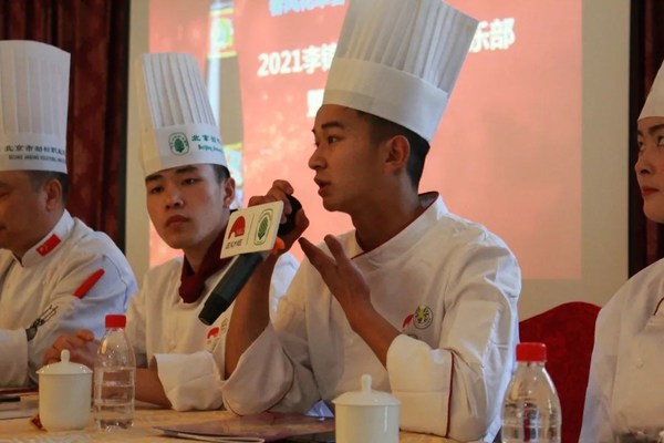 3個(gè)月當(dāng)上炒鍋領(lǐng)班，李錦記助00后小伙"北漂"學(xué)廚獲新生